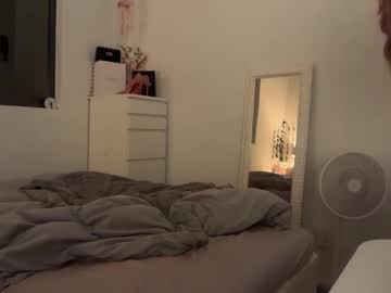 girl
        valeria__lavine cam image #28307