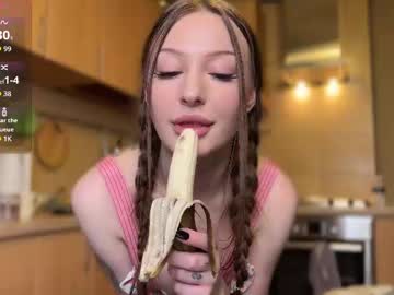 girl
        kamila_2x2 cam image #21511