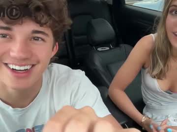 couple Live Sex Girls On Cam with gracieandtyler