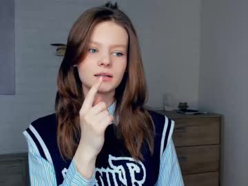 girl
        katy_best_ cam image #7052