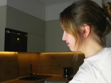 girl
        eva_cuty cam image #9583