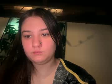 girl
        queenhaven23 cam image #19483