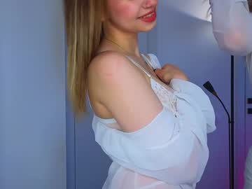 girl
        stacy_wooow cam image #15410