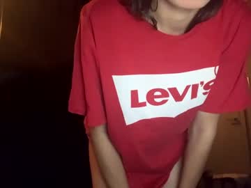 girl
        luvlu cam image #7562