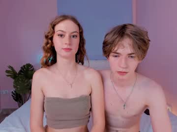 couple Live Sex Girls On Cam with roxy_and_dilan