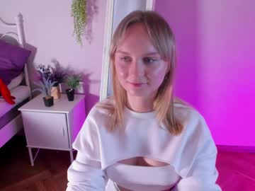 girl
        amelia_berns cam image #25763