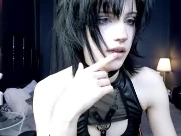 girl
        dark_vamp_ cam image #27442