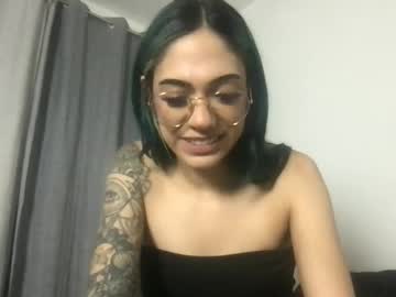 girl
        mercedes_111 cam image #14331