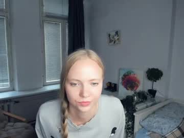 girl
        rave_the_love cam image #14249