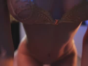 girl
        lucie_beltran cam image #1964