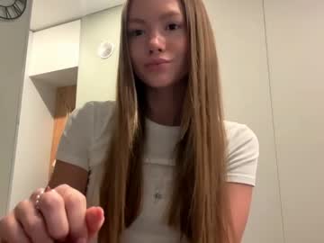 girl
        assuntachaples cam image #35941