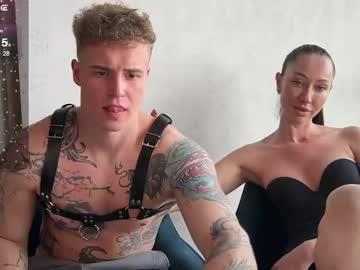 couple Live Sex Girls On Cam with andre_canvas