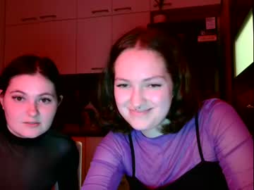 couple
        eviik cam image #9426