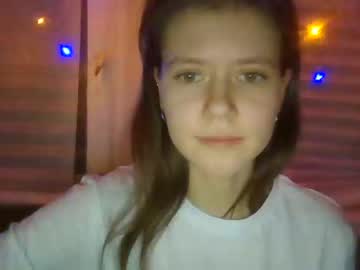 girl
        lilolum cam image #7233