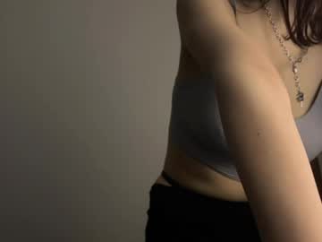 girl
        kristelbrigantino cam image #36388