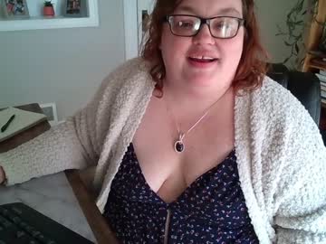 girl
        lunameadows cam image #4383