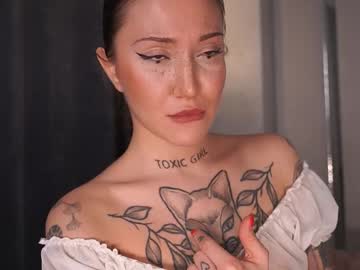 girl
        ninasuzuki cam image #34306