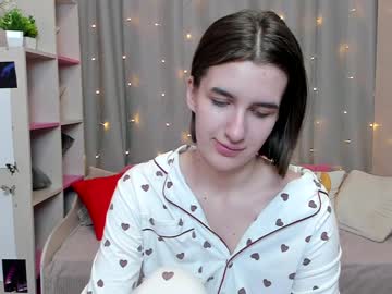 girl
        trisha_ray cam image #20980