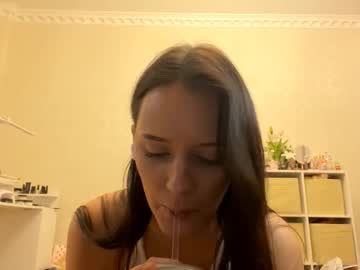 girl
        dorthygordy cam image #35176