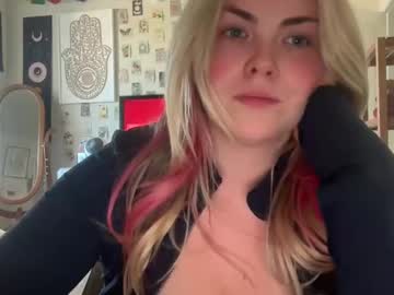 girl
        mayabellof cam image #18476