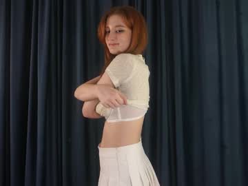 girl
        eastercrosier cam image #25793