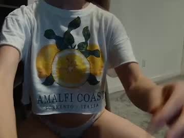 girl
        sunny_days777 cam image #13397