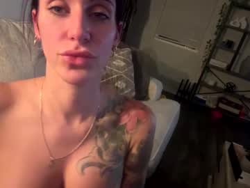 couple Live Sex Girls On Cam with bootyqueen04