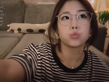 girl
        kimi_kay cam image #798
