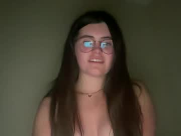 girl
        kissbriella cam image #31272
