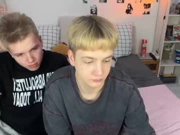 couple Live Sex Girls On Cam with olivertasty