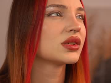 girl
        light_my_f1re cam image #27757