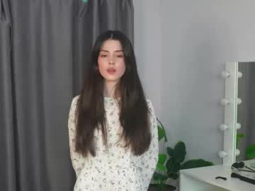 girl
        lucky_forme cam image #23503