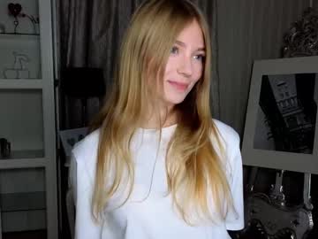 girl
        lovely_shyy cam image #17353