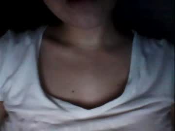 girl
        little_anef cam image #5113