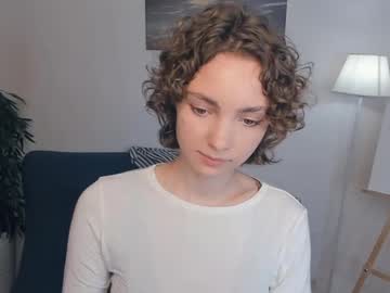 girl
        cutee_curls cam image #14064