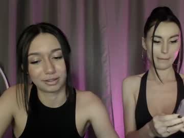 couple Live Sex Girls On Cam with nikki_hit