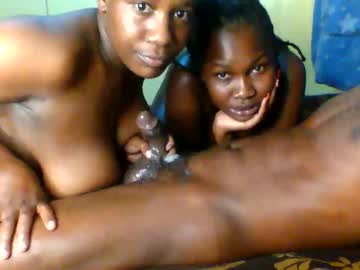 couple Live Sex Girls On Cam with freakyg292511