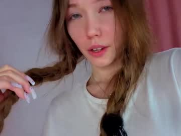 girl
        pearly_peach_ cam image #36465