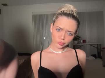 girl
        madisontaylorr cam image #32432