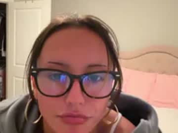 couple
        itsleoblaze cam image #35712