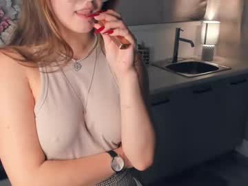 girl
        mariamcheatwood cam image #14723