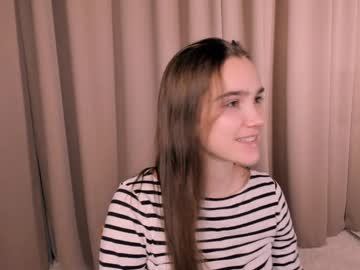 girl
        dominogoulder cam image #19223