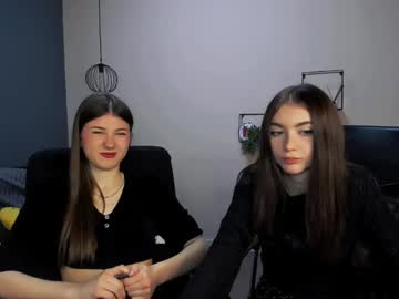 couple Live Sex Girls On Cam with lissa_night