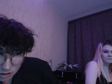 couple
        hyleza cam image #10187