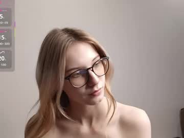 girl
        eileencrowday cam image #36296