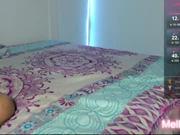 couple
        mellissa_room cam image #12138