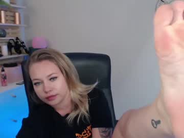 girl
        holly_bb95 cam image #12083
