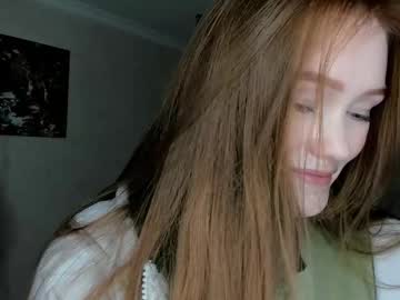 girl
        sophia_turn cam image #31160
