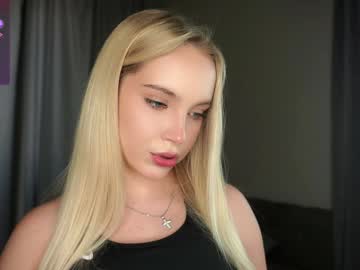 girl
        lipswithsmileonthem cam image #16024