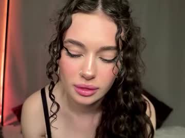 girl
        moonfaairy cam image #34956